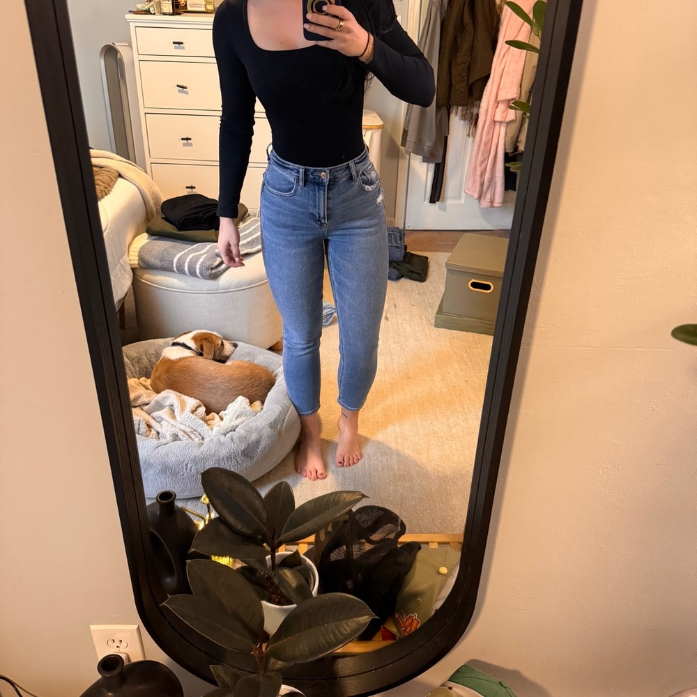 **SOLD** AE cropped stretch jean